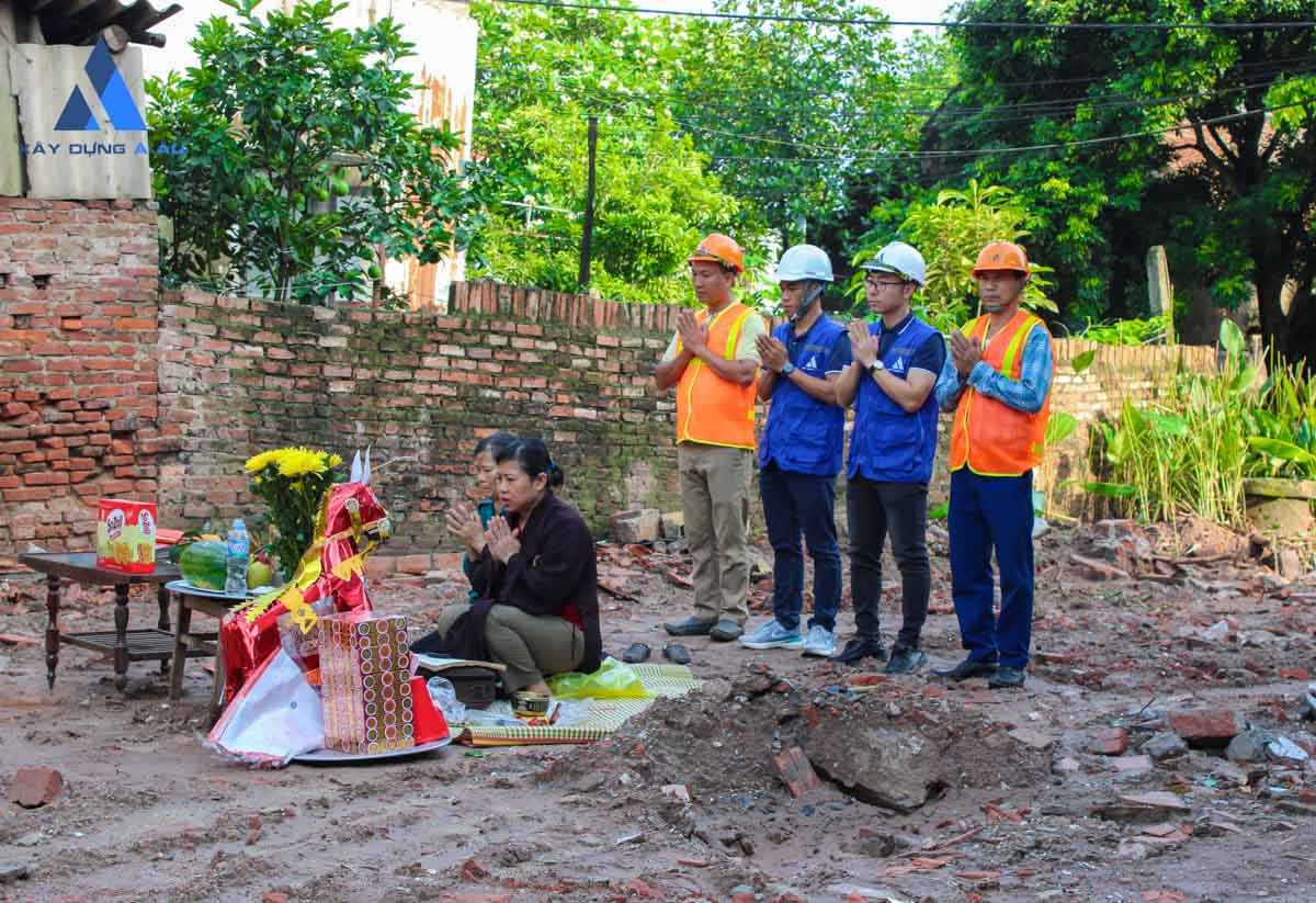 Lễ khởi công 