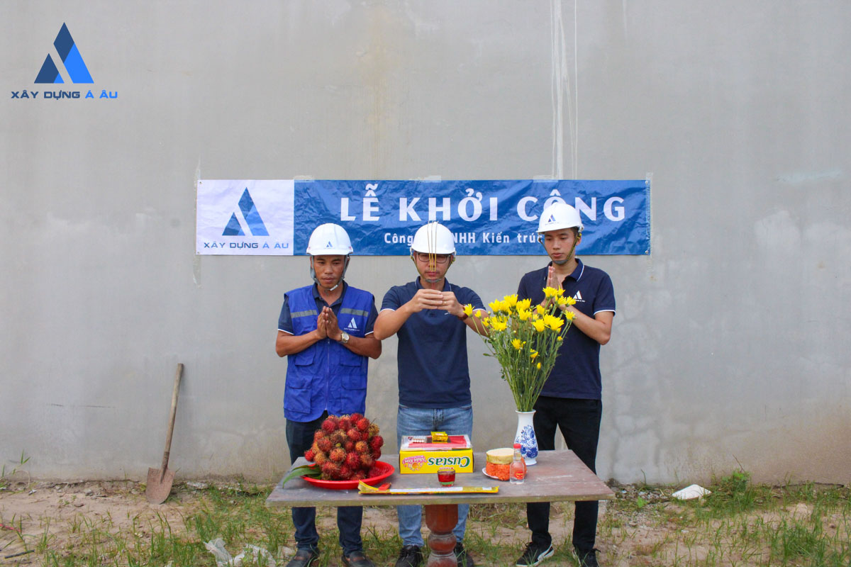 Khởi công nhà phố 